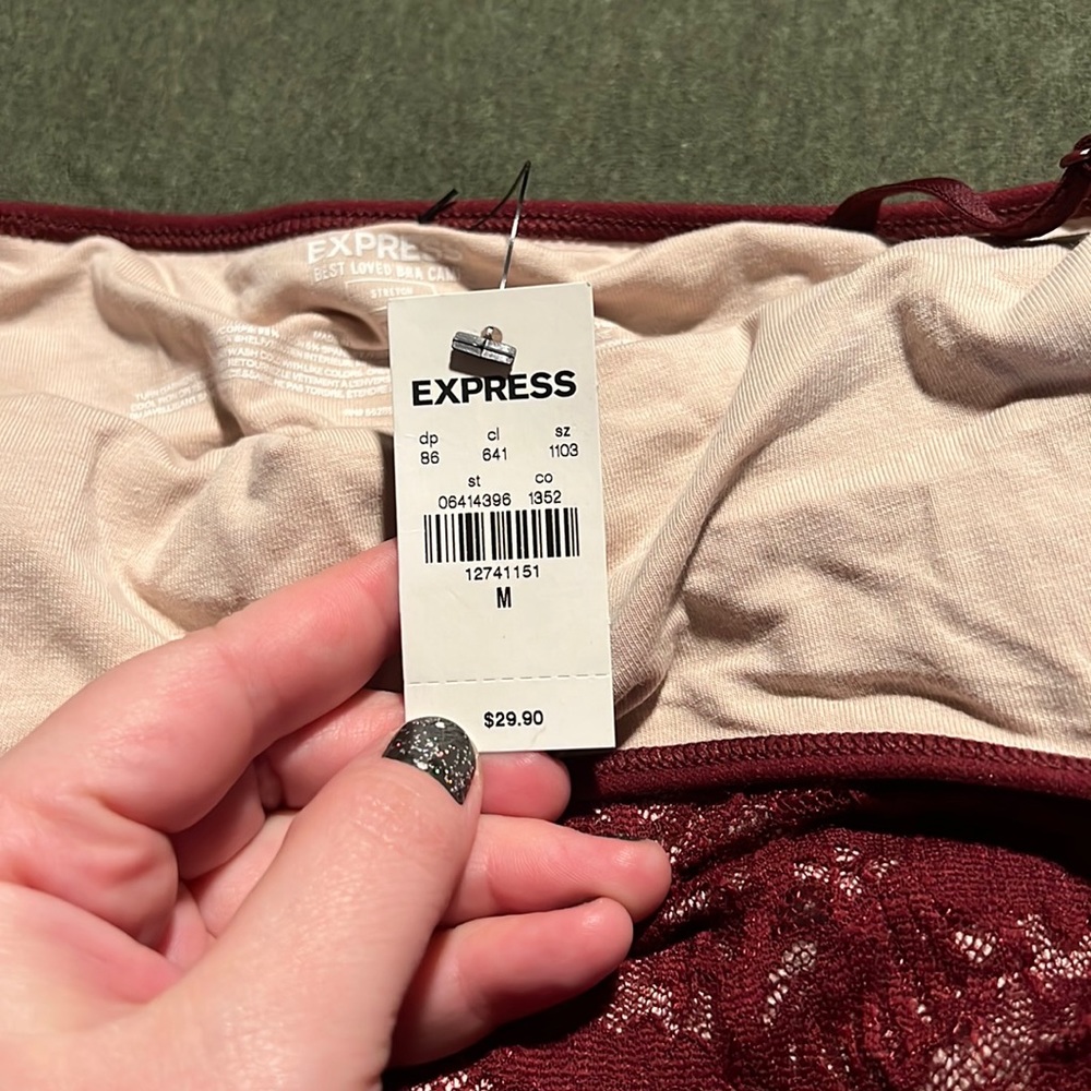 express, medium, never worn